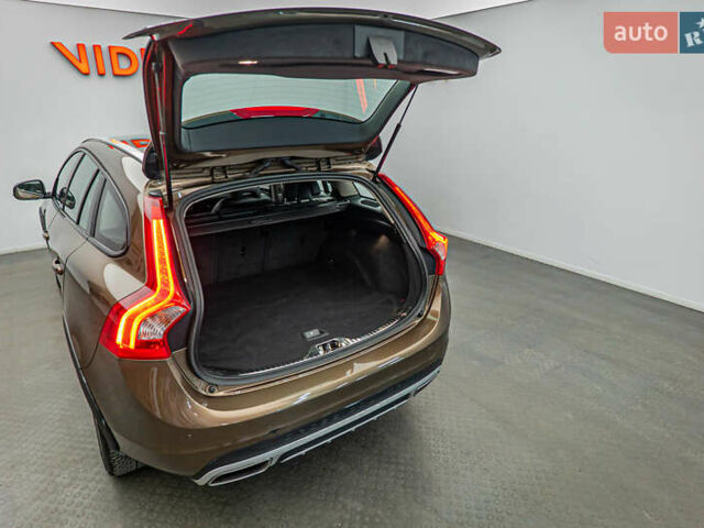 Вольво V60 Cross Country, об'ємом двигуна 2.4 л та пробігом 81 тис. км за 21291 $, фото 6 на Automoto.ua