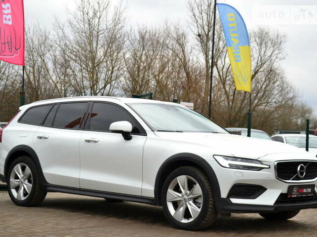 Вольво V60 Cross Country, об'ємом двигуна 2 л та пробігом 233 тис. км за 28499 $, фото 5 на Automoto.ua