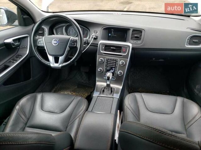 Серый Вольво V60 Cross Country, объемом двигателя 2.5 л и пробегом 40 тыс. км за 2200 $, фото 7 на Automoto.ua
