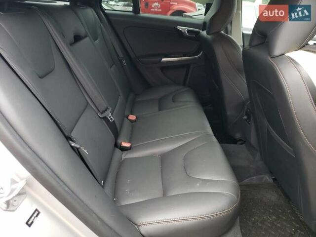 Серый Вольво V60 Cross Country, объемом двигателя 2.5 л и пробегом 40 тыс. км за 2200 $, фото 9 на Automoto.ua