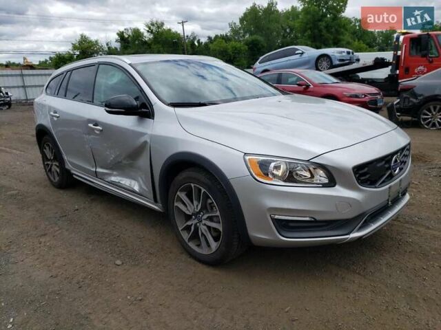 Серый Вольво V60 Cross Country, объемом двигателя 2.5 л и пробегом 40 тыс. км за 2200 $, фото 2 на Automoto.ua