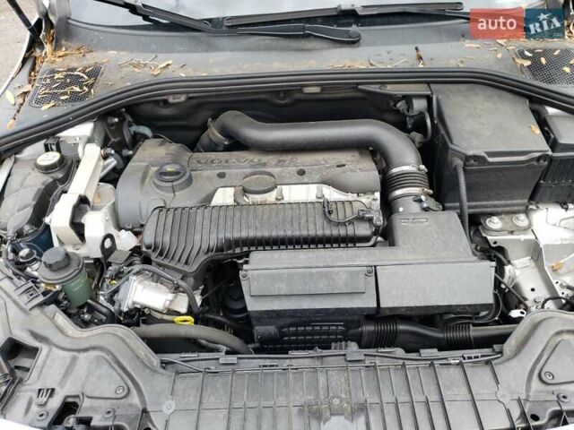 Серый Вольво V60 Cross Country, объемом двигателя 2.5 л и пробегом 40 тыс. км за 2200 $, фото 10 на Automoto.ua