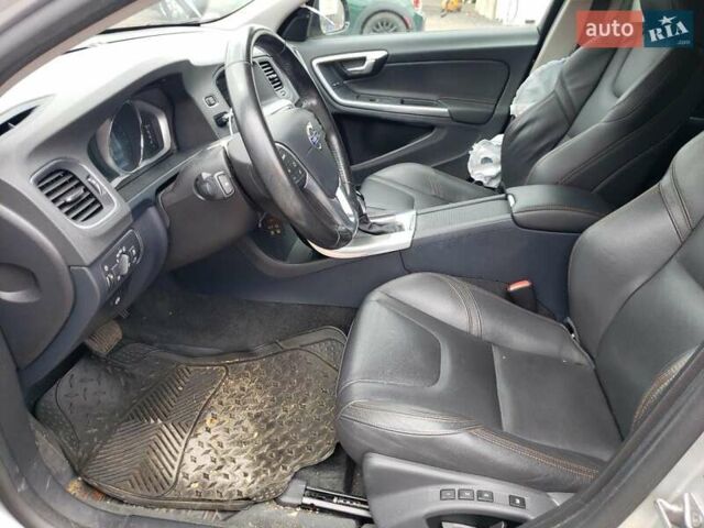 Серый Вольво V60 Cross Country, объемом двигателя 2.5 л и пробегом 40 тыс. км за 2200 $, фото 6 на Automoto.ua