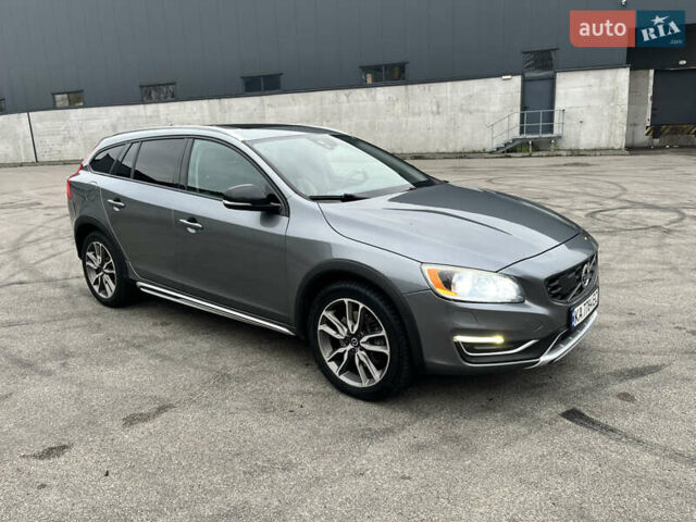 Серый Вольво V60 Cross Country, объемом двигателя 1.97 л и пробегом 225 тыс. км за 16000 $, фото 5 на Automoto.ua