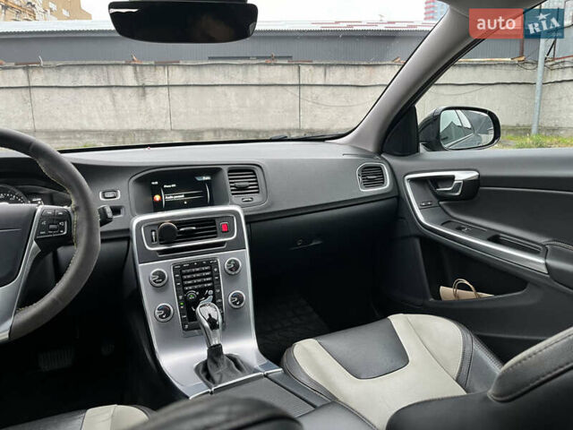 Серый Вольво V60 Cross Country, объемом двигателя 1.97 л и пробегом 225 тыс. км за 16000 $, фото 11 на Automoto.ua