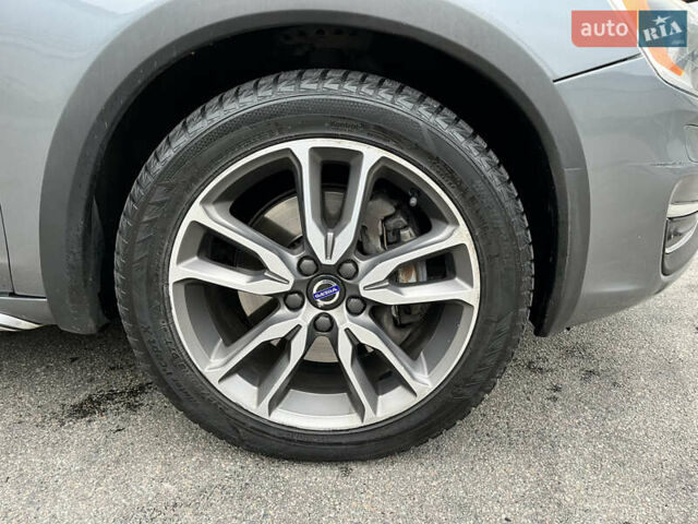 Серый Вольво V60 Cross Country, объемом двигателя 1.97 л и пробегом 225 тыс. км за 16000 $, фото 20 на Automoto.ua