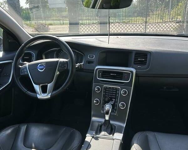 Сірий Вольво V60 Cross Country, об'ємом двигуна 2.5 л та пробігом 146 тис. км за 16900 $, фото 8 на Automoto.ua