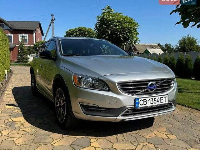 Сірий Вольво V60 Cross Country, об'ємом двигуна 2.5 л та пробігом 146 тис. км за 16900 $, фото 1 на Automoto.ua