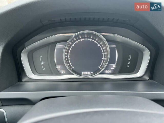 Серый Вольво V60 Cross Country, объемом двигателя 1.97 л и пробегом 225 тыс. км за 16000 $, фото 15 на Automoto.ua