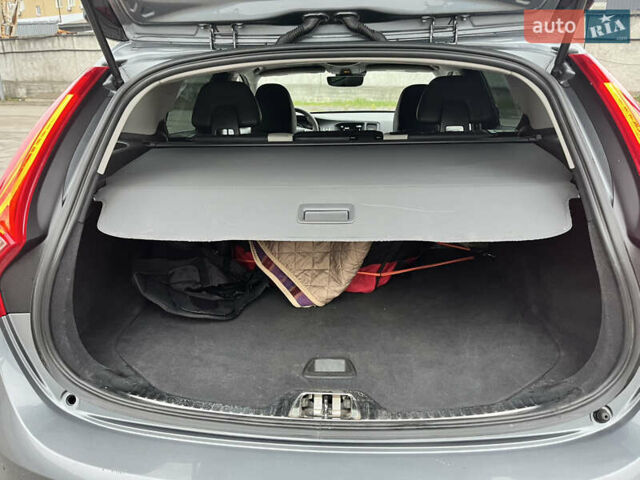 Серый Вольво V60 Cross Country, объемом двигателя 1.97 л и пробегом 225 тыс. км за 16000 $, фото 9 на Automoto.ua