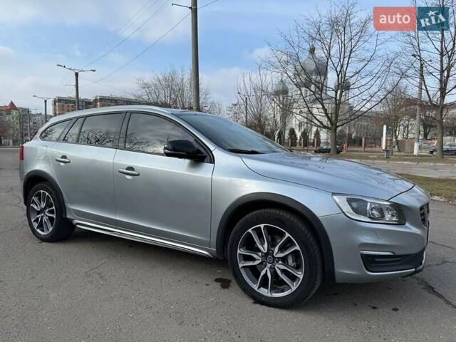 Серый Вольво V60 Cross Country, объемом двигателя 2 л и пробегом 262 тыс. км за 16300 $, фото 17 на Automoto.ua