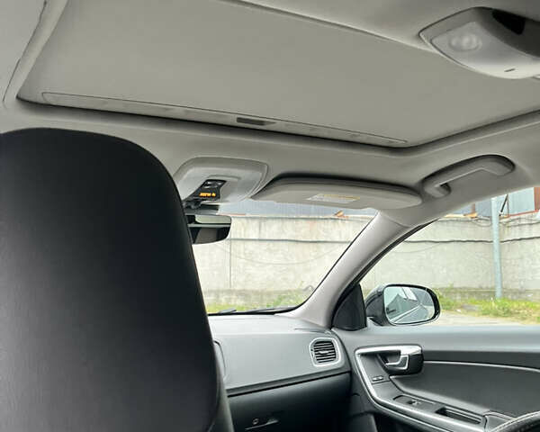 Серый Вольво V60 Cross Country, объемом двигателя 1.97 л и пробегом 225 тыс. км за 16000 $, фото 12 на Automoto.ua