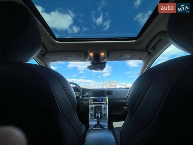 Сірий Вольво V60 Cross Country, об'ємом двигуна 2 л та пробігом 169 тис. км за 16300 $, фото 6 на Automoto.ua