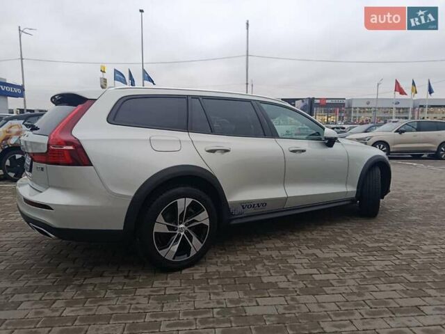 Серый Вольво V60 Cross Country, объемом двигателя 1.97 л и пробегом 98 тыс. км за 34900 $, фото 7 на Automoto.ua