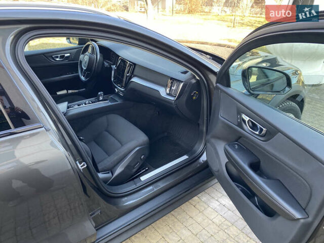 Сірий Вольво V60 Cross Country, об'ємом двигуна 2 л та пробігом 273 тис. км за 29950 $, фото 4 на Automoto.ua