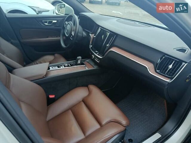 Серый Вольво V60 Cross Country, объемом двигателя 1.97 л и пробегом 98 тыс. км за 34900 $, фото 15 на Automoto.ua