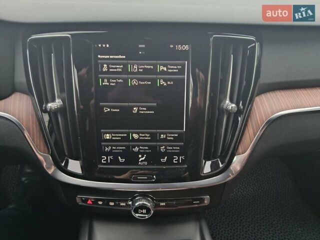 Серый Вольво V60 Cross Country, объемом двигателя 1.97 л и пробегом 98 тыс. км за 34900 $, фото 20 на Automoto.ua