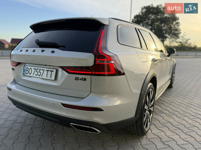 Серый Вольво V60 Cross Country, объемом двигателя 1.97 л и пробегом 137 тыс. км за 37400 $, фото 9 на Automoto.ua