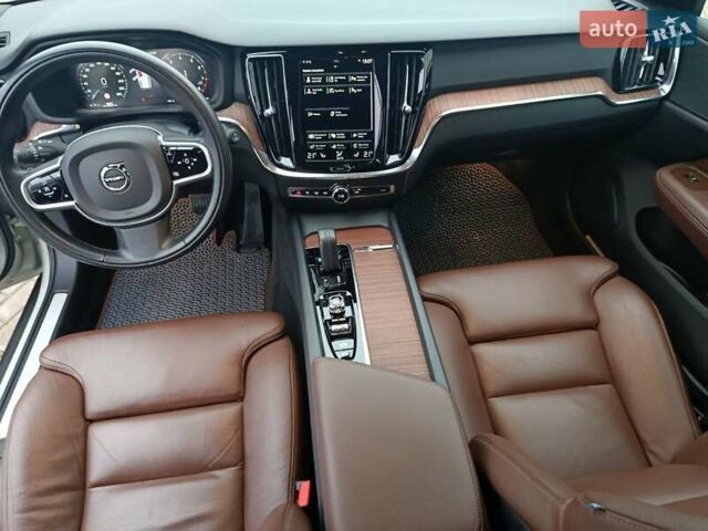 Серый Вольво V60 Cross Country, объемом двигателя 1.97 л и пробегом 98 тыс. км за 34900 $, фото 13 на Automoto.ua