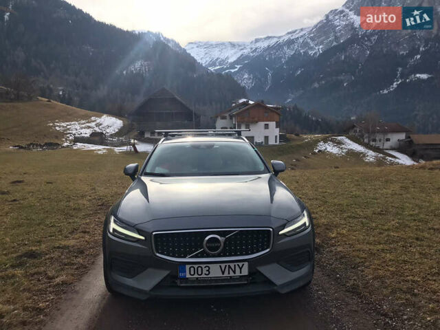 Серый Вольво V60 Cross Country, объемом двигателя 1.97 л и пробегом 320 тыс. км за 28500 $, фото 5 на Automoto.ua