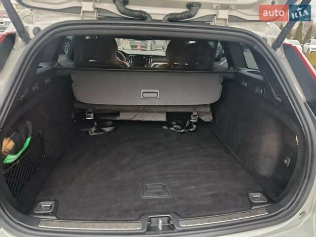 Серый Вольво V60 Cross Country, объемом двигателя 1.97 л и пробегом 98 тыс. км за 34900 $, фото 22 на Automoto.ua