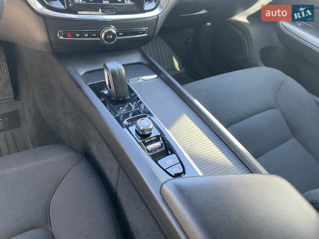 Сірий Вольво V60 Cross Country, об'ємом двигуна 2 л та пробігом 273 тис. км за 29950 $, фото 37 на Automoto.ua