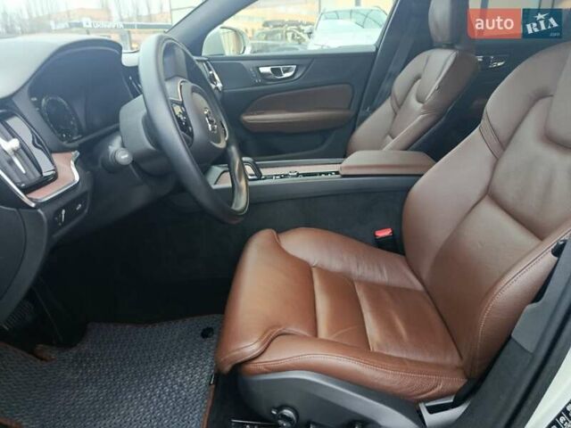 Серый Вольво V60 Cross Country, объемом двигателя 1.97 л и пробегом 98 тыс. км за 34900 $, фото 11 на Automoto.ua