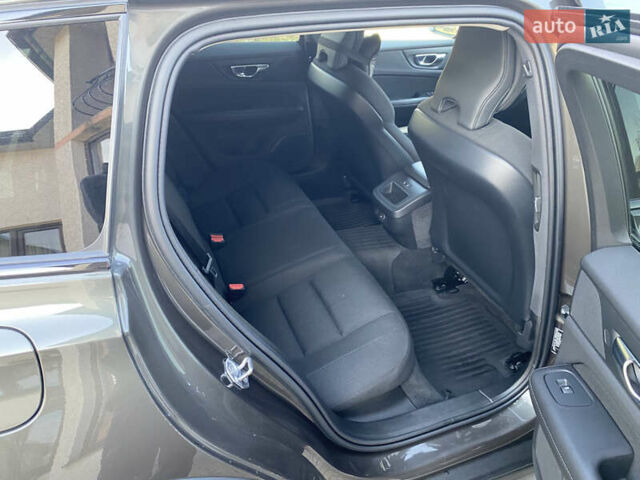 Сірий Вольво V60 Cross Country, об'ємом двигуна 2 л та пробігом 273 тис. км за 29950 $, фото 41 на Automoto.ua