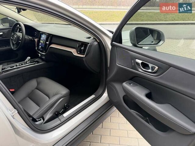 Сірий Вольво V60 Cross Country, об'ємом двигуна 1.97 л та пробігом 12 тис. км за 39900 $, фото 52 на Automoto.ua