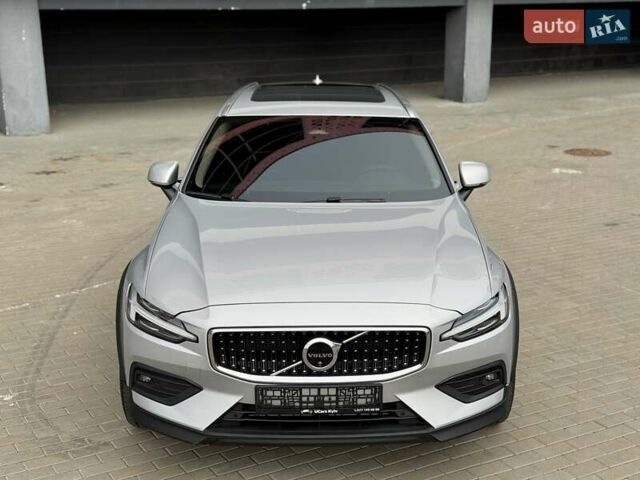 Сірий Вольво V60 Cross Country, об'ємом двигуна 1.97 л та пробігом 12 тис. км за 39900 $, фото 21 на Automoto.ua