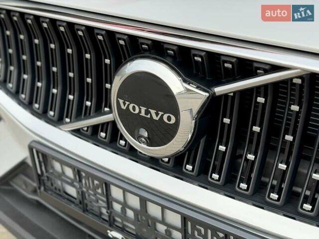 Сірий Вольво V60 Cross Country, об'ємом двигуна 1.97 л та пробігом 12 тис. км за 39900 $, фото 11 на Automoto.ua