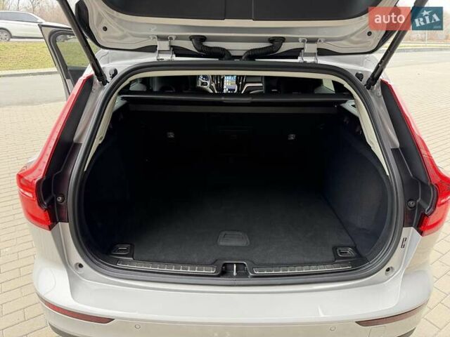 Сірий Вольво V60 Cross Country, об'ємом двигуна 1.97 л та пробігом 12 тис. км за 39900 $, фото 58 на Automoto.ua