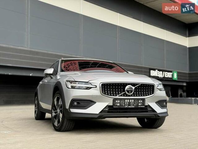Сірий Вольво V60 Cross Country, об'ємом двигуна 1.97 л та пробігом 12 тис. км за 39900 $, фото 20 на Automoto.ua