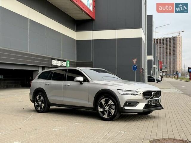 Сірий Вольво V60 Cross Country, об'ємом двигуна 1.97 л та пробігом 12 тис. км за 39900 $, фото 17 на Automoto.ua