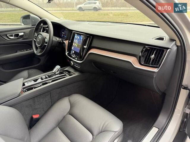 Сірий Вольво V60 Cross Country, об'ємом двигуна 1.97 л та пробігом 12 тис. км за 39900 $, фото 55 на Automoto.ua
