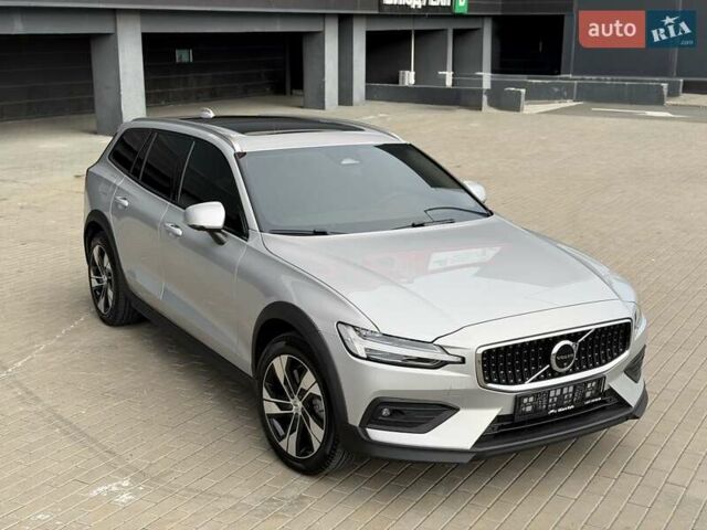 Сірий Вольво V60 Cross Country, об'ємом двигуна 1.97 л та пробігом 12 тис. км за 39900 $, фото 19 на Automoto.ua