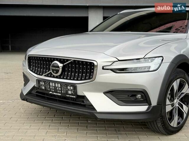 Сірий Вольво V60 Cross Country, об'ємом двигуна 1.97 л та пробігом 12 тис. км за 39900 $, фото 6 на Automoto.ua