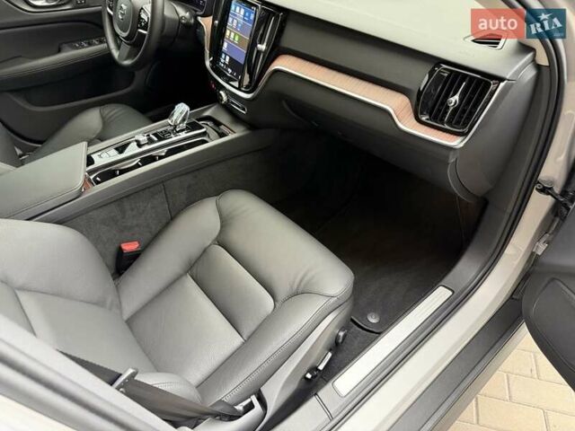 Сірий Вольво V60 Cross Country, об'ємом двигуна 1.97 л та пробігом 12 тис. км за 39900 $, фото 60 на Automoto.ua