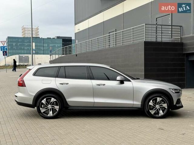 Сірий Вольво V60 Cross Country, об'ємом двигуна 1.97 л та пробігом 12 тис. км за 39900 $, фото 24 на Automoto.ua