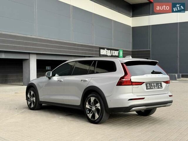 Сірий Вольво V60 Cross Country, об'ємом двигуна 1.97 л та пробігом 12 тис. км за 39900 $, фото 31 на Automoto.ua