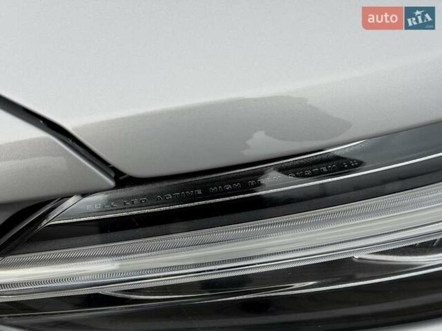 Сірий Вольво V60 Cross Country, об'ємом двигуна 1.97 л та пробігом 12 тис. км за 39900 $, фото 10 на Automoto.ua