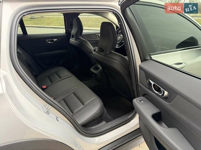 Сірий Вольво V60 Cross Country, об'ємом двигуна 1.97 л та пробігом 12 тис. км за 39900 $, фото 54 на Automoto.ua