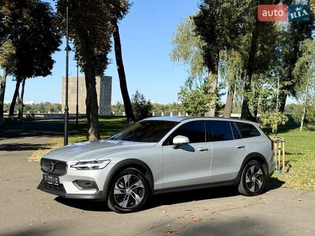 Серый Вольво V60 Cross Country, объемом двигателя 1.97 л и пробегом 11 тыс. км за 43500 $, фото 19 на Automoto.ua
