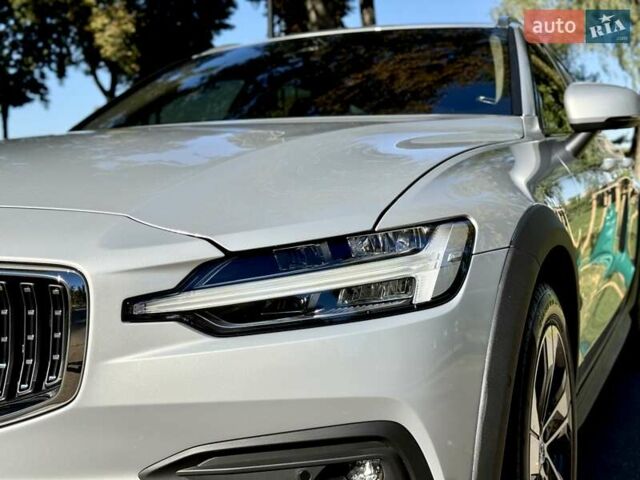 Серый Вольво V60 Cross Country, объемом двигателя 1.97 л и пробегом 11 тыс. км за 43500 $, фото 8 на Automoto.ua
