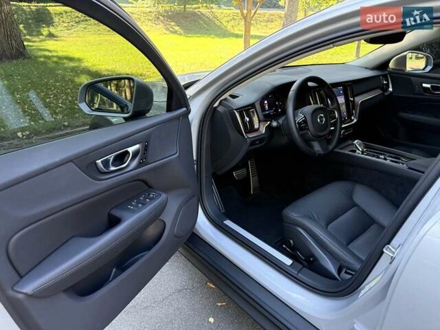Серый Вольво V60 Cross Country, объемом двигателя 1.97 л и пробегом 11 тыс. км за 43500 $, фото 17 на Automoto.ua