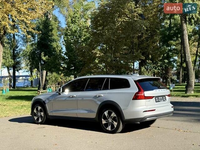 Серый Вольво V60 Cross Country, объемом двигателя 1.97 л и пробегом 11 тыс. км за 43500 $, фото 13 на Automoto.ua