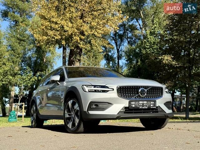 Серый Вольво V60 Cross Country, объемом двигателя 1.97 л и пробегом 11 тыс. км за 43500 $, фото 16 на Automoto.ua