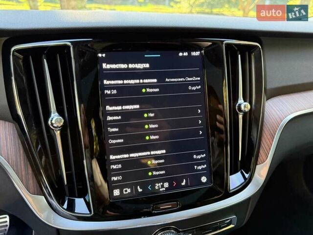 Серый Вольво V60 Cross Country, объемом двигателя 1.97 л и пробегом 11 тыс. км за 43500 $, фото 63 на Automoto.ua