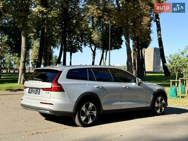 Серый Вольво V60 Cross Country, объемом двигателя 1.97 л и пробегом 11 тыс. км за 43500 $, фото 12 на Automoto.ua