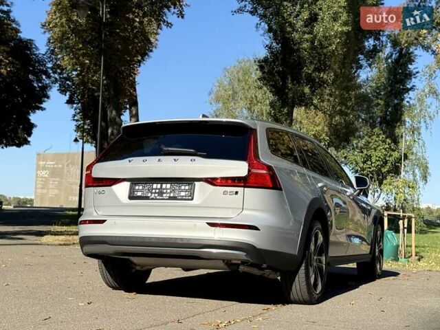 Серый Вольво V60 Cross Country, объемом двигателя 1.97 л и пробегом 11 тыс. км за 43500 $, фото 38 на Automoto.ua